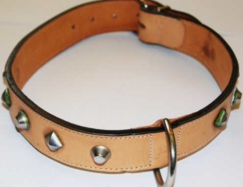 LETHER COLLAR WITH PINS